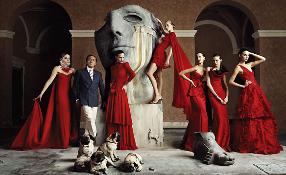 O RESUMO DA MODA - GRANDES NOMES DA MODA, Valentino